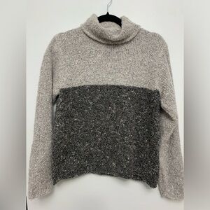 Women’s Woolrich long sleeve sweater